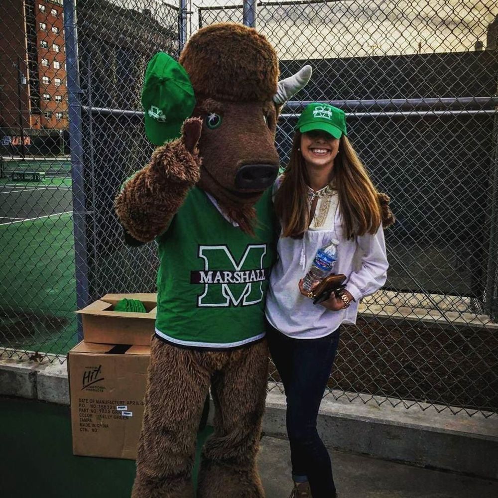 Meet your Posher, Leanna